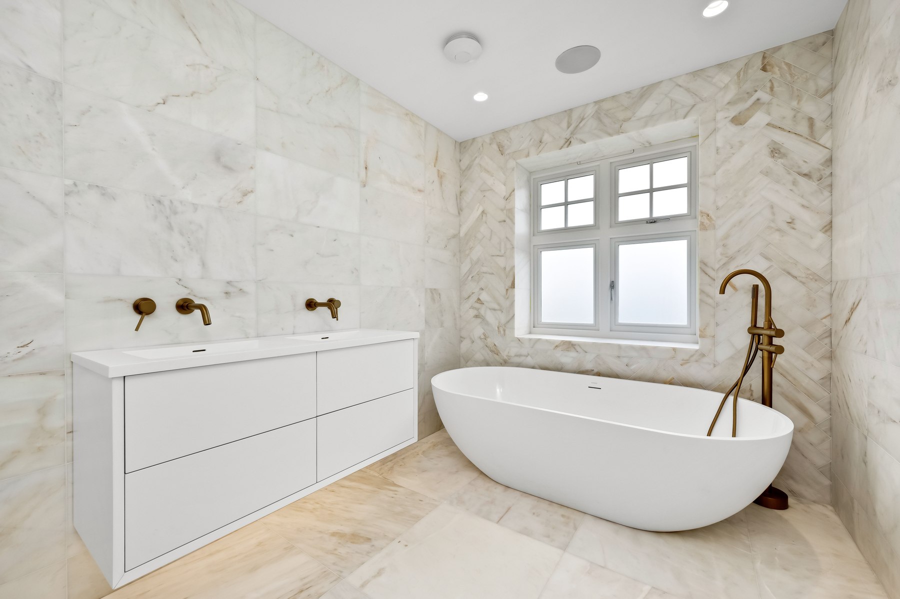 The Gables, Ewell - bathroom finish